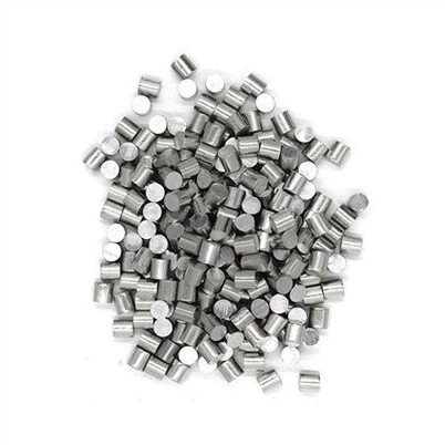 Aluminijaste granule iz jeklenih žlebov